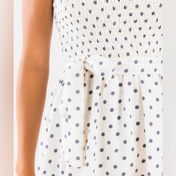 NWT Francesca‘s Hailey polkadot smocked mini fit and flare dress with tie detail - Picture 4 of 15